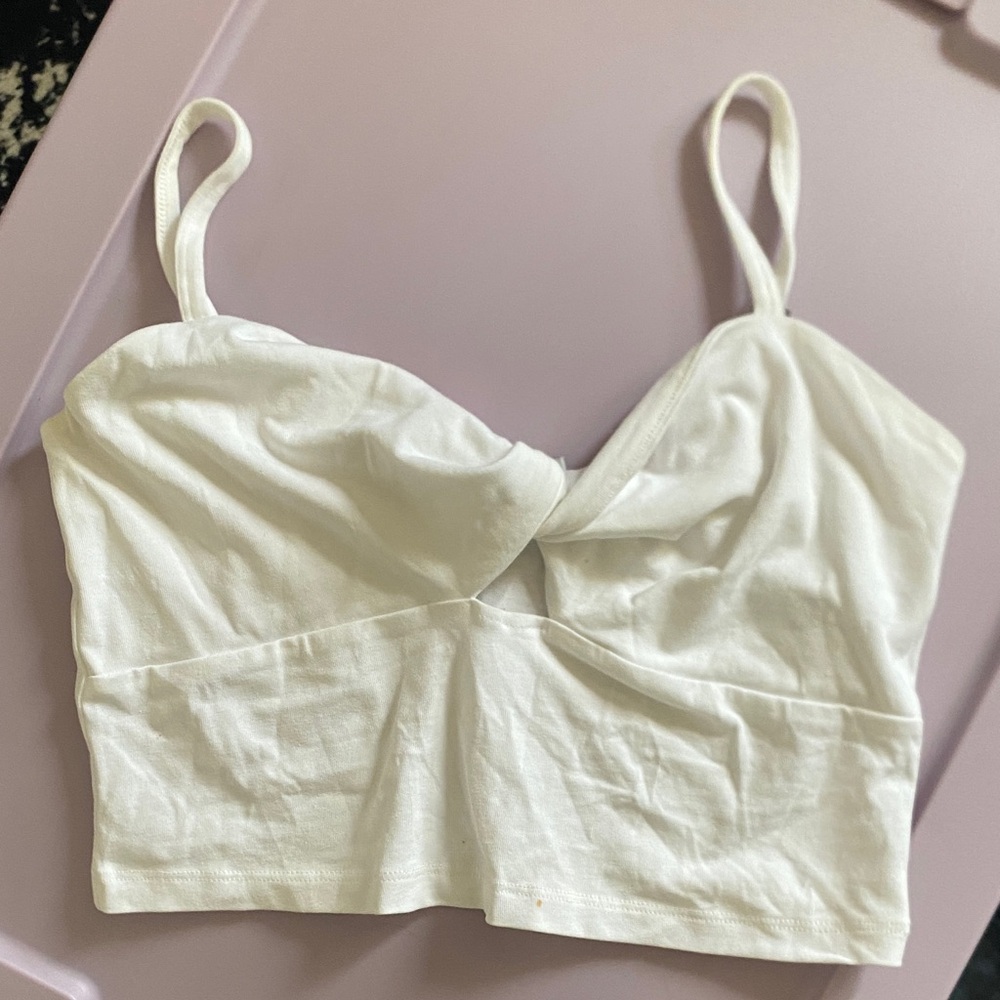 Hollister White Cropped cami